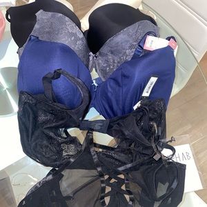 6 Bras different brands ranging from size 38-40 G-H. (You will receive all 6)